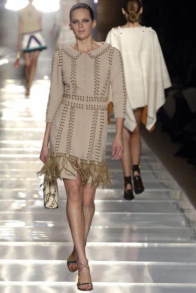 Look 15